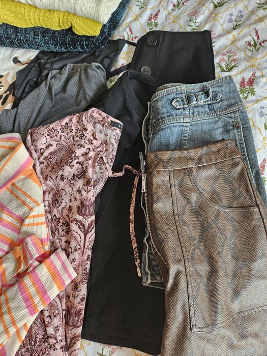 Wielka paczka paka ubrań dla kobiety dziewczyny sukienki spodnie spódn