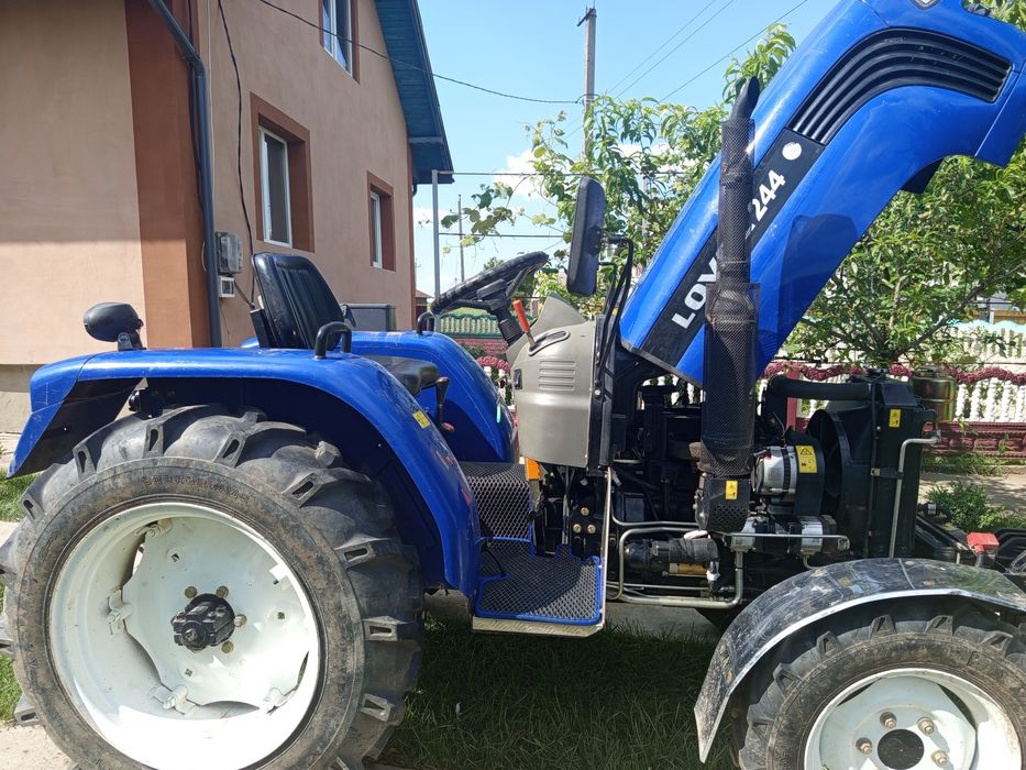 Продам трактор ловол тє 244