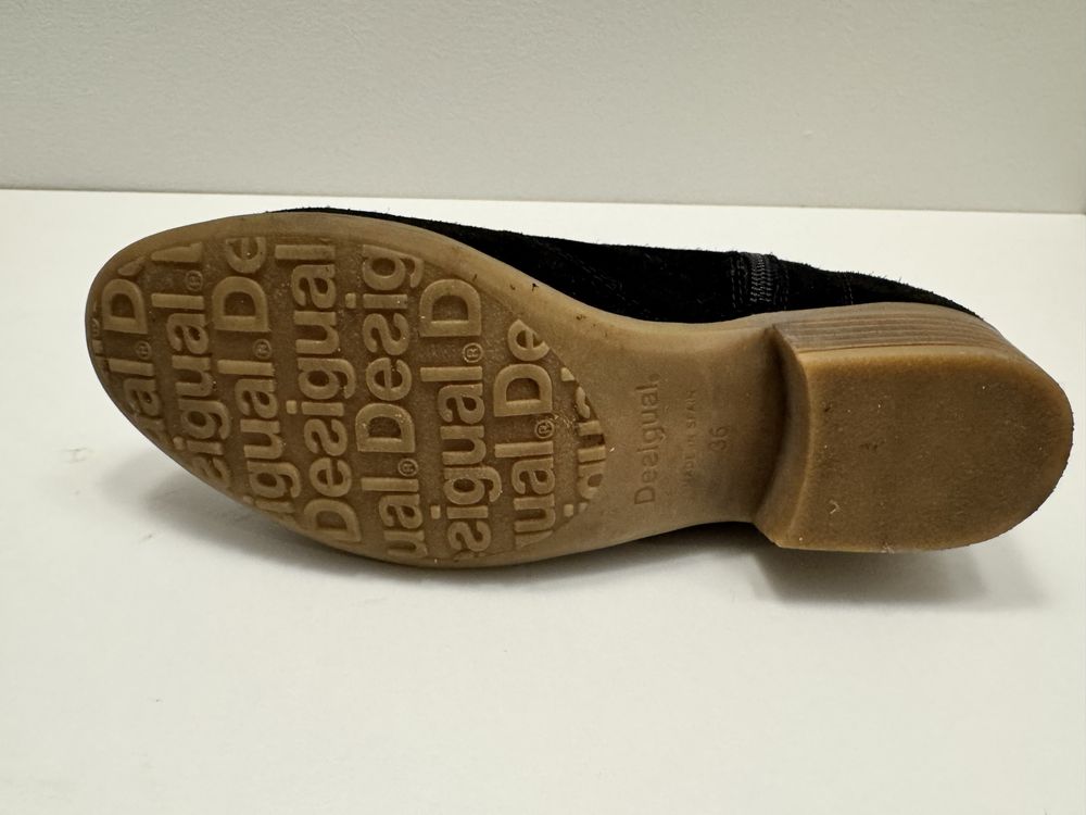 Botas marca Desigual