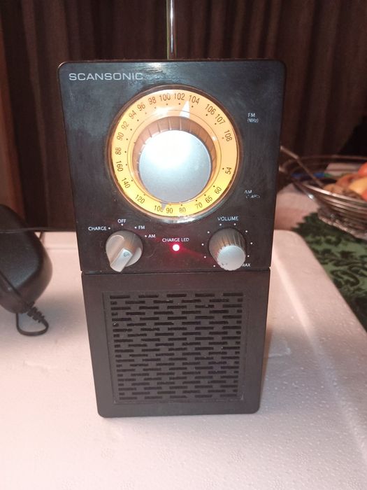 Радіоприймач.Skansonik.На акумуляторах. Б/в.