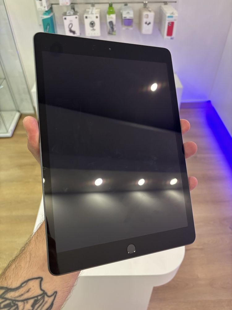 iPad 8 - Seminovo