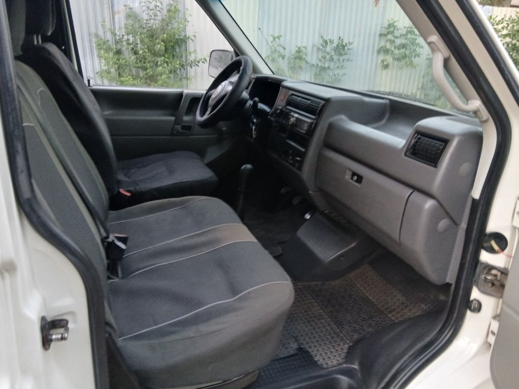 Volkswagen T4 1.9 t.d вантажо-пасажир 9місць. 99р.
