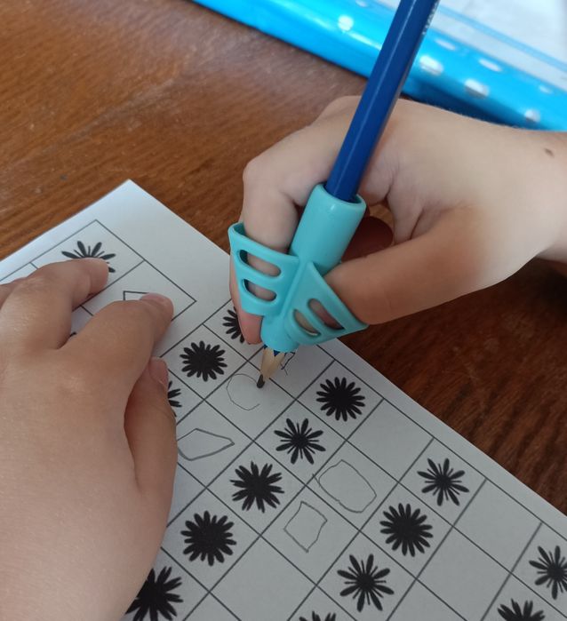 Держатель корректор насадка тренажёр для ручки