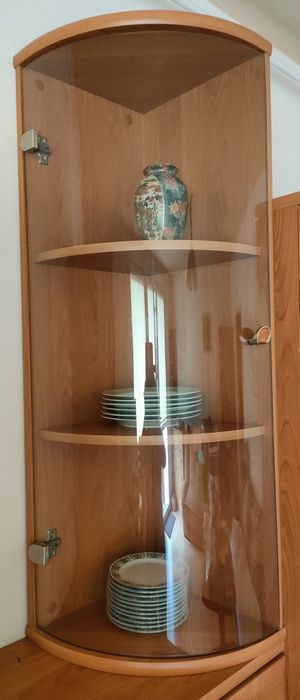 Dwie witryny narożne