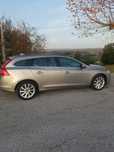 Volvo V60 momentum D2