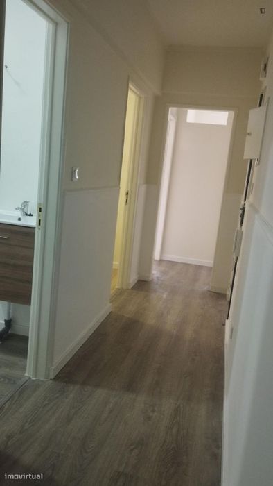 Quarto - localizado em Caldas da rainha