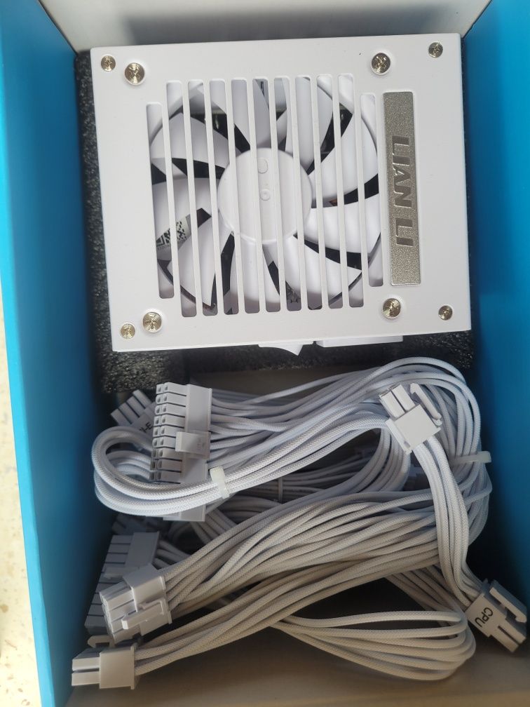 Lian li sp750 , sfx 750wat