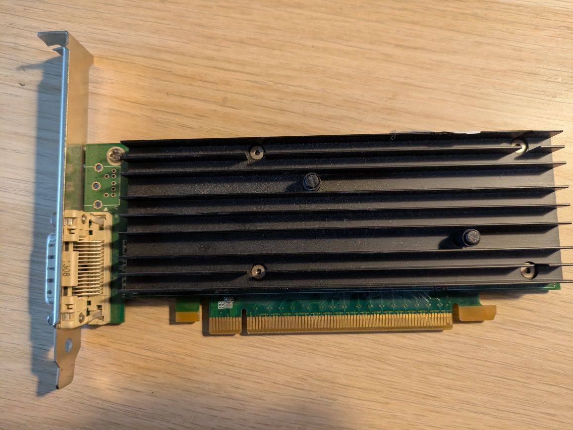 Karta graficzna Nvidia Quadro NVS 290 0TW212 256MB model P538 pci-e16x