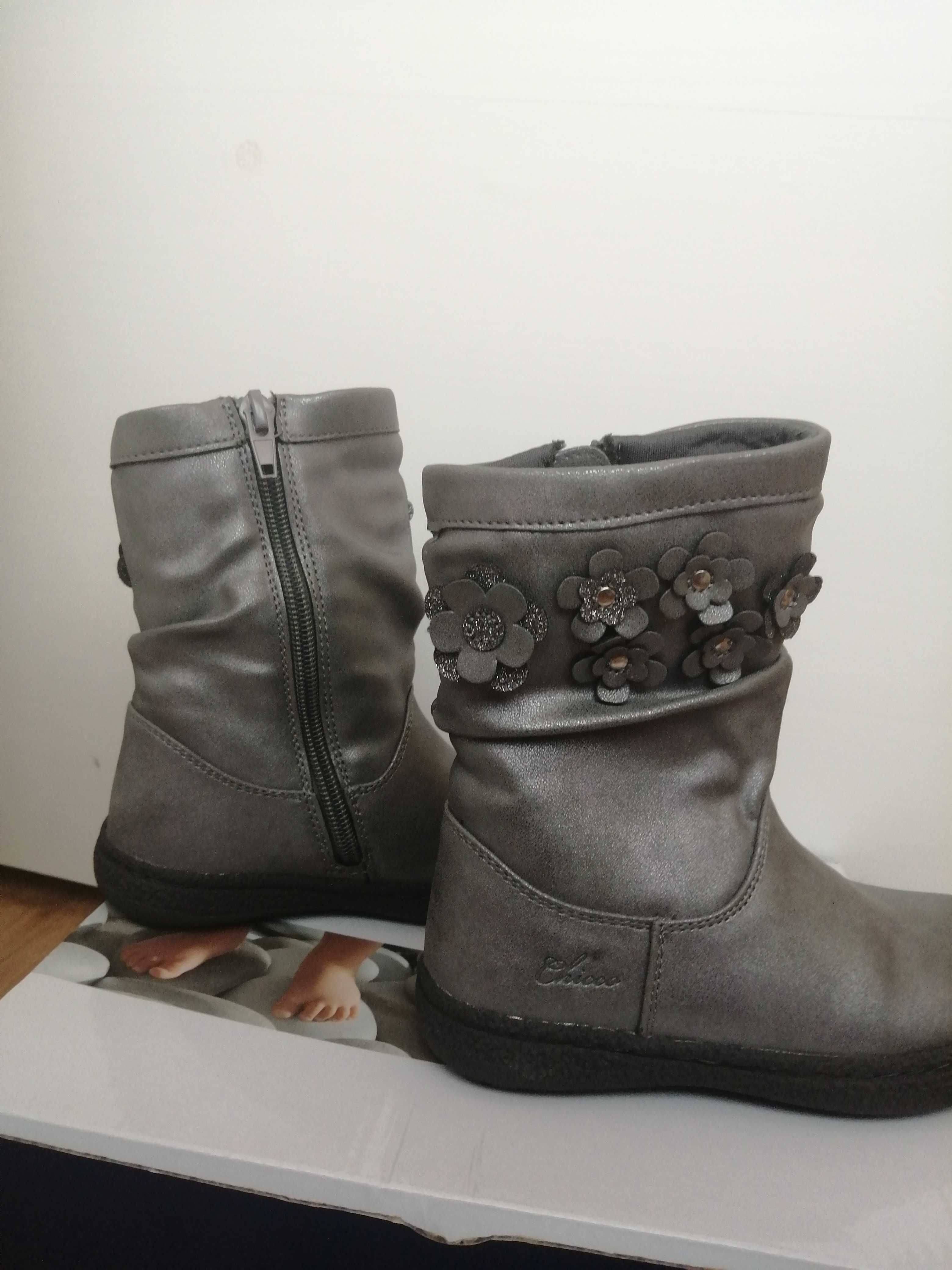 Botas marca Chicco novas