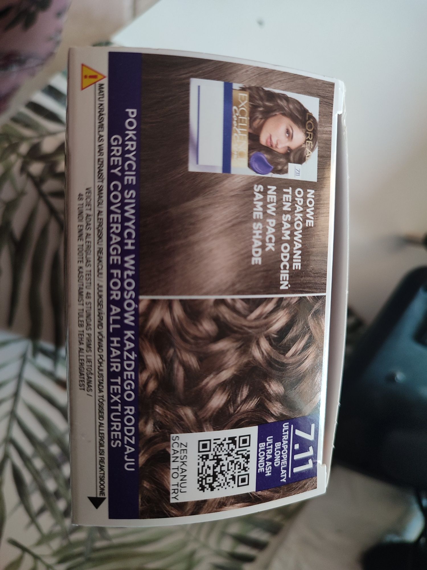 Farba Loreal ultra popielaty blond