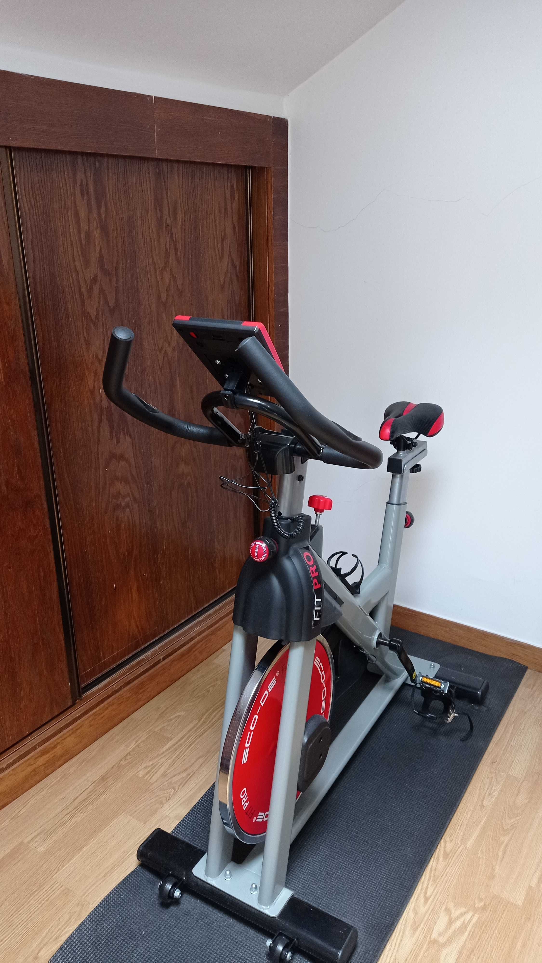 Bicicleta de spinning/cycling indoor - roda 20kg