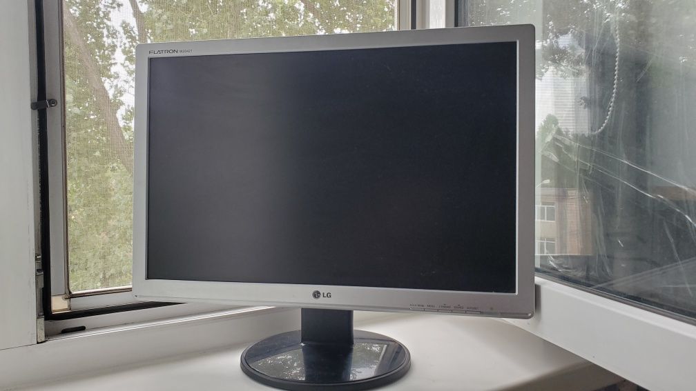 Продам монитор “LG" W2042TT