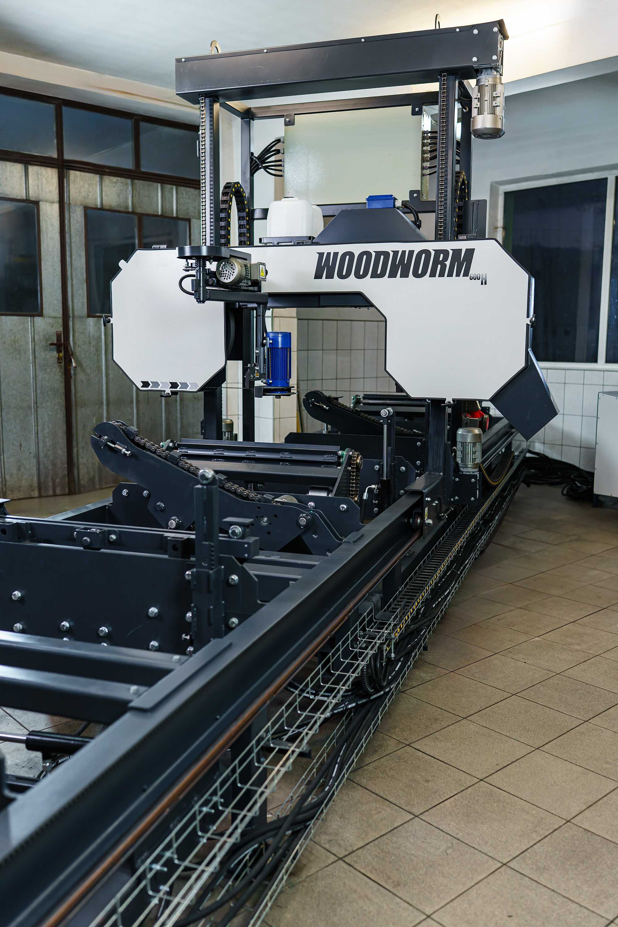 Trak Taśmowy WW600H. Profesjonalna maszyna z opcją rozbudowy.