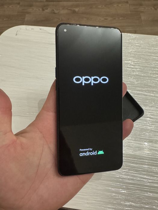 Телефон Oppo 256gb на паролі