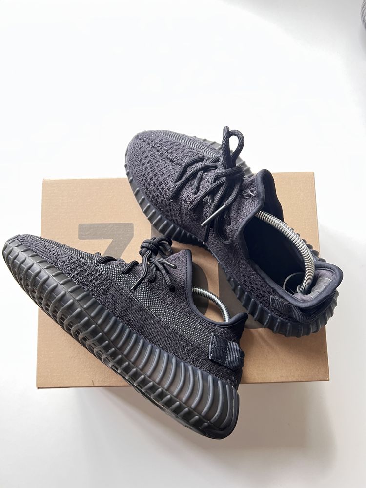 ADIDAS Yeezy boost 350 „Onyx”