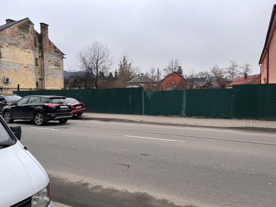 Продам участок біля суда і електросіть