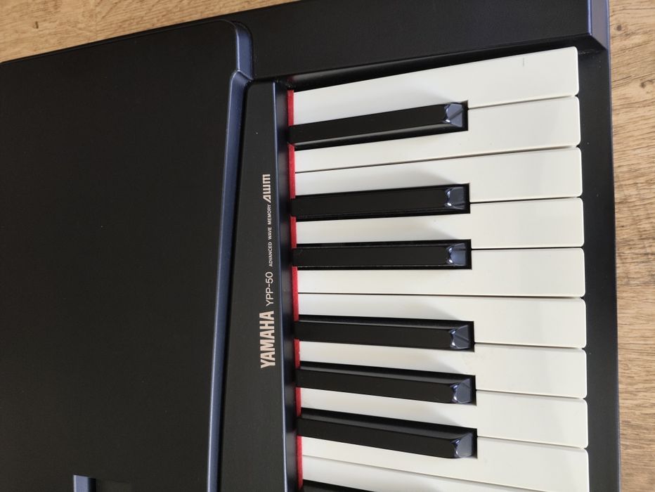 Портативне цифрове піаніно Yamaha YPP-50 з 76 клавішами повного розмір