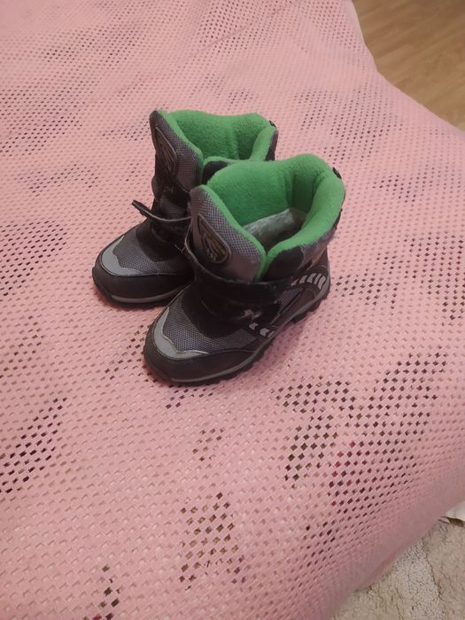 Продам зимове взуття