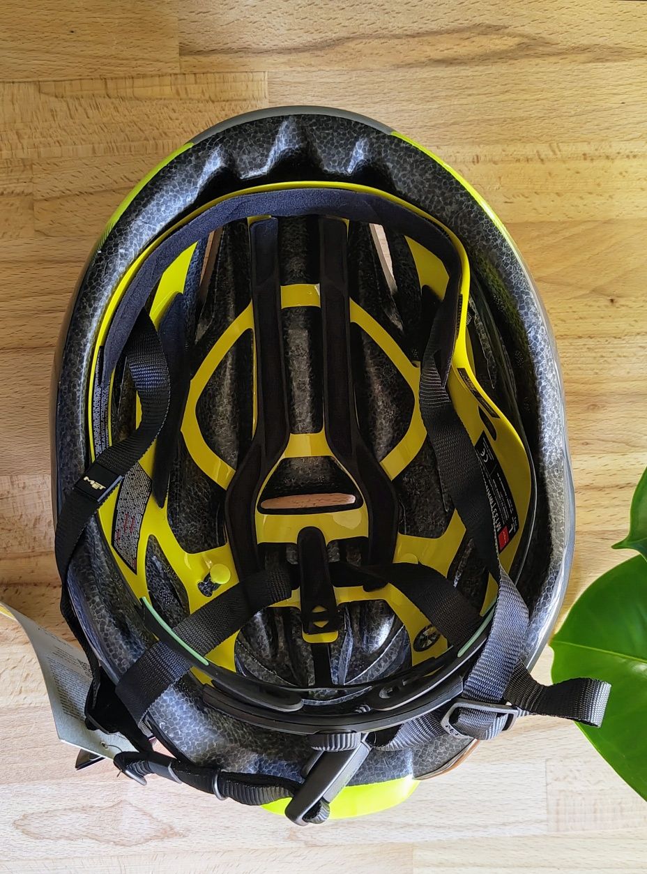 Capacete MET Manta MIPS - Novo com etiqueta