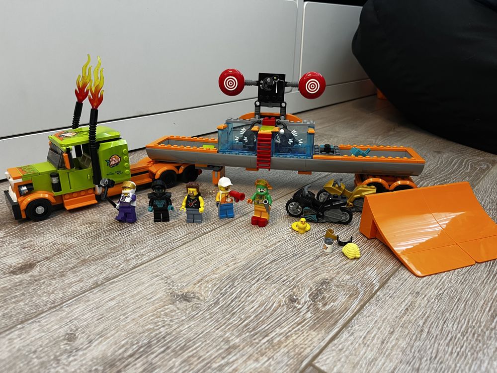 Лего 60294 та 60309 Lego stuntz