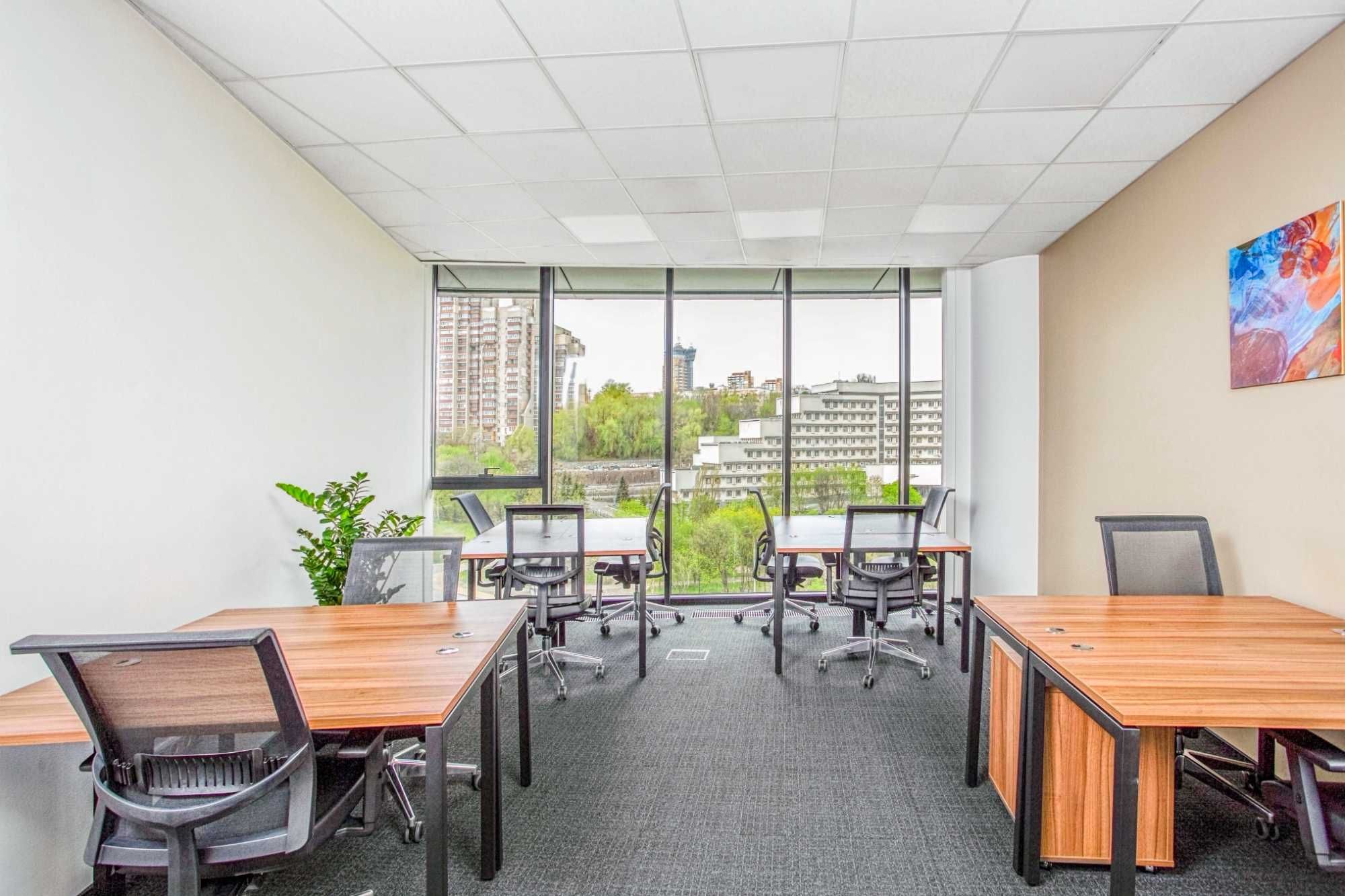 Усе включено: професійний офісний простір для 15 осіб у Regus IQ