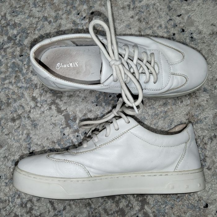 Шкіряні макасини, кеди, туфлі на жінку або дівчину підлітка