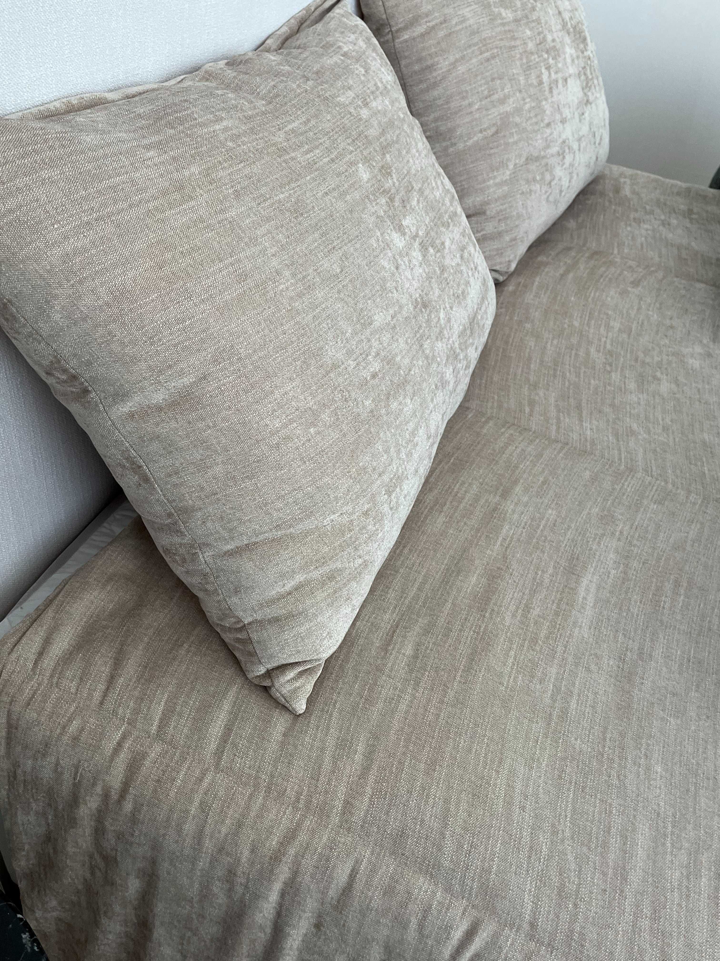 COLCHA e ALMOFADAS de cor bege para CAMA 1,60