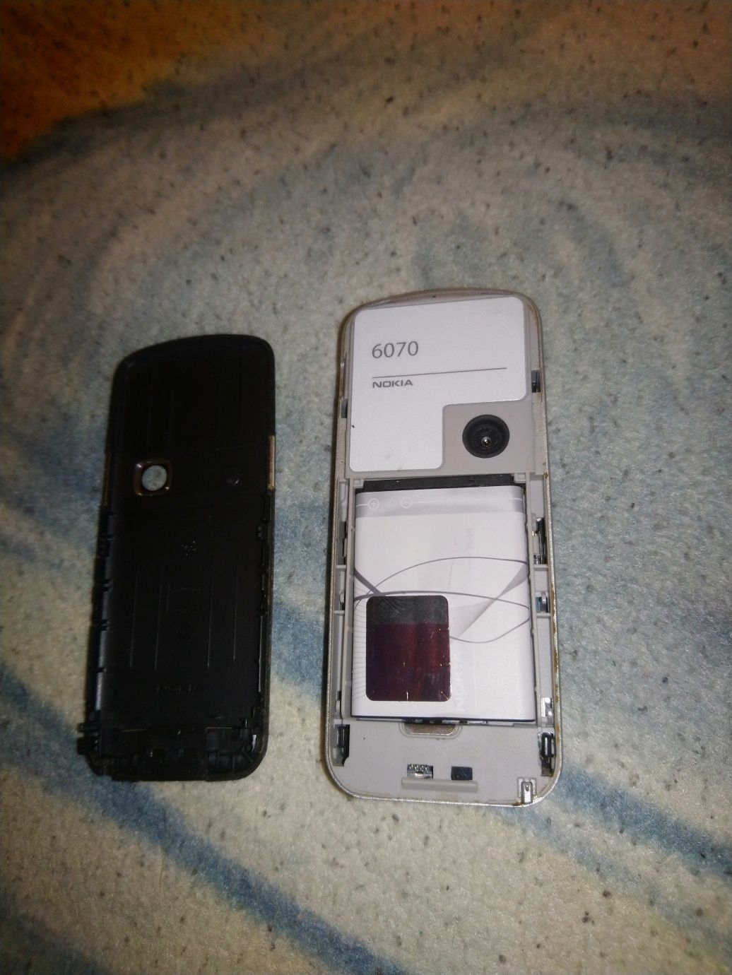 Telefon komórkowy Nokia 6070