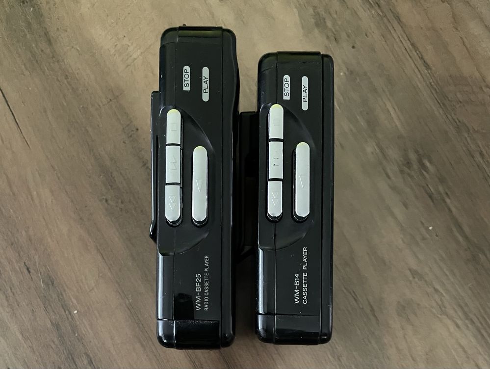 Walkman Sony 2 egz. Nie dzialają.