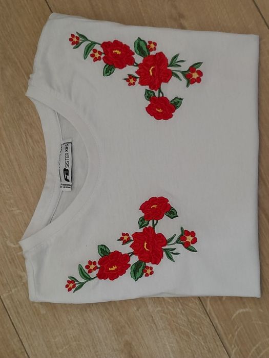 XXS 30/32 Bluzka biała w haftowane czerwone kwiaty dziewczęca FB Siste