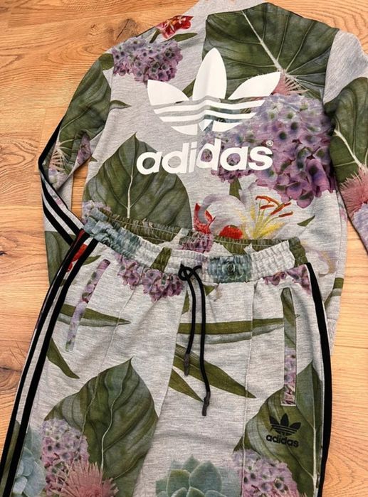 Dres ADIDAS w kwiaty duże liście OGRÓD BOTANICZNY  AJ8884, AJ8882