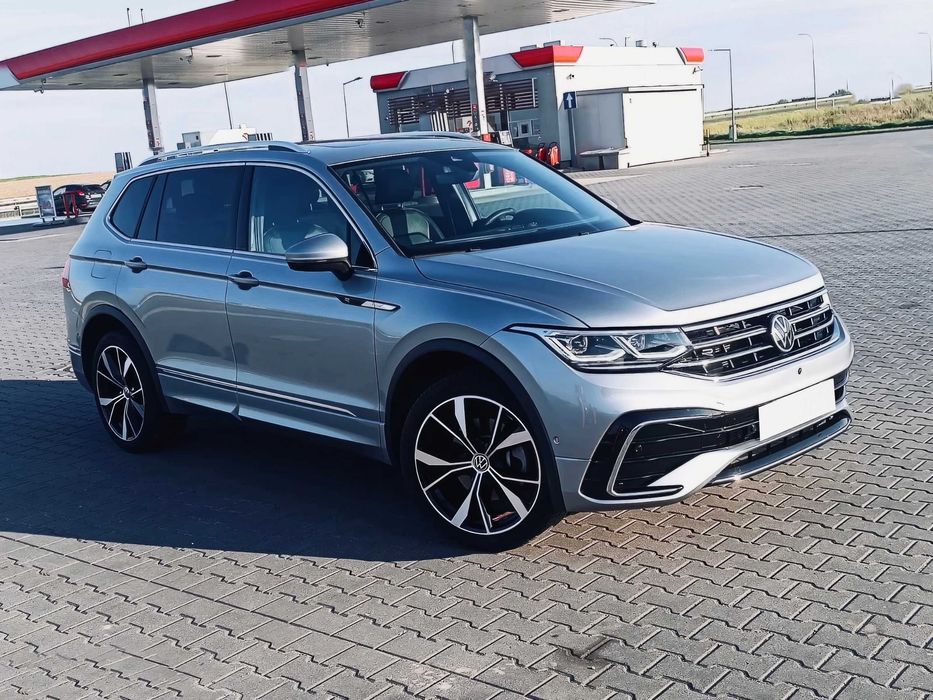 Volkswagen Tiguan      2022