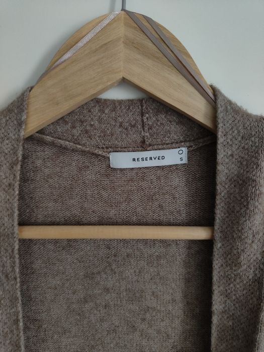 Sweter narzutka Reserved S