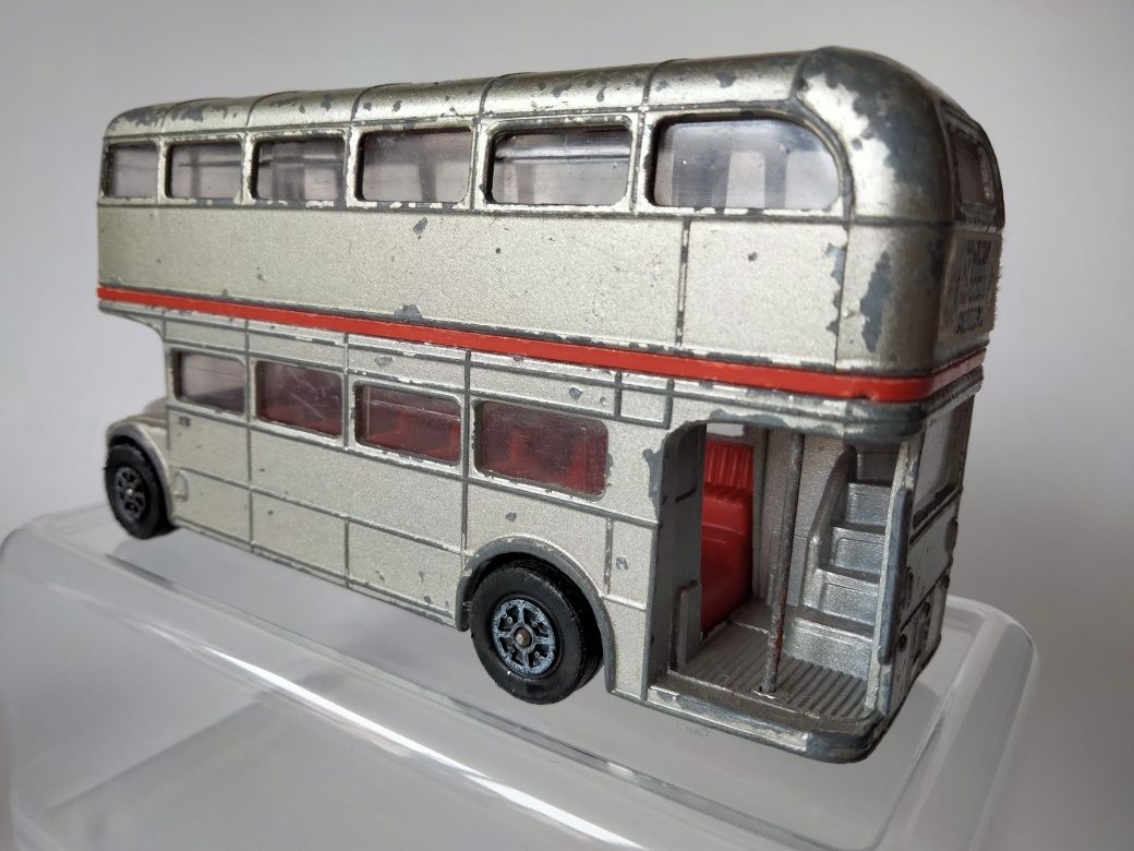 1/50 London Transport Routemaster Bus - 1977 (Miniatura - Corgi)