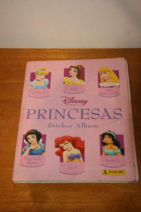 Caderneta "Princesas" Disney - Faltam 5 Cromos COmpletar