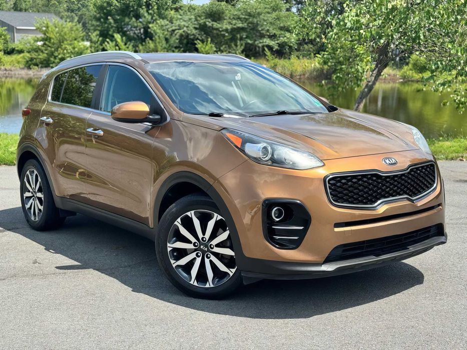 Kia Sportage EX      2017