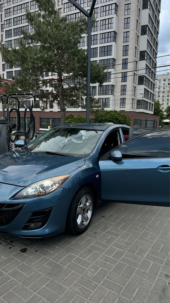 Продам Mazda 3 2011