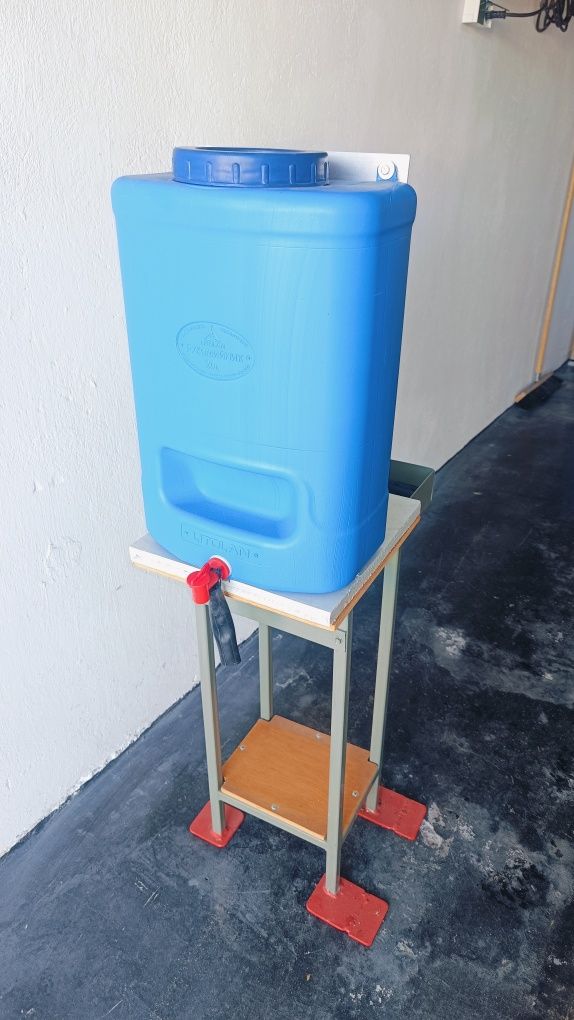 Umywalka plenerowa 20 L z kranem pojemnik na wodę
