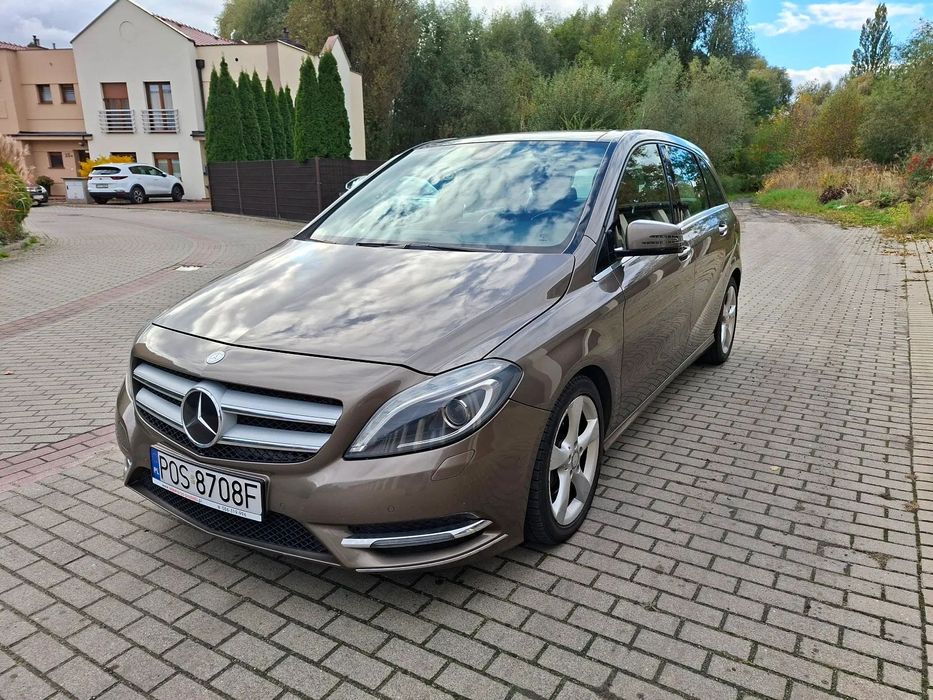Mercedes-Benz Klasa B Mercedes B 180 W246 Pakiet Sport, Szklany dach