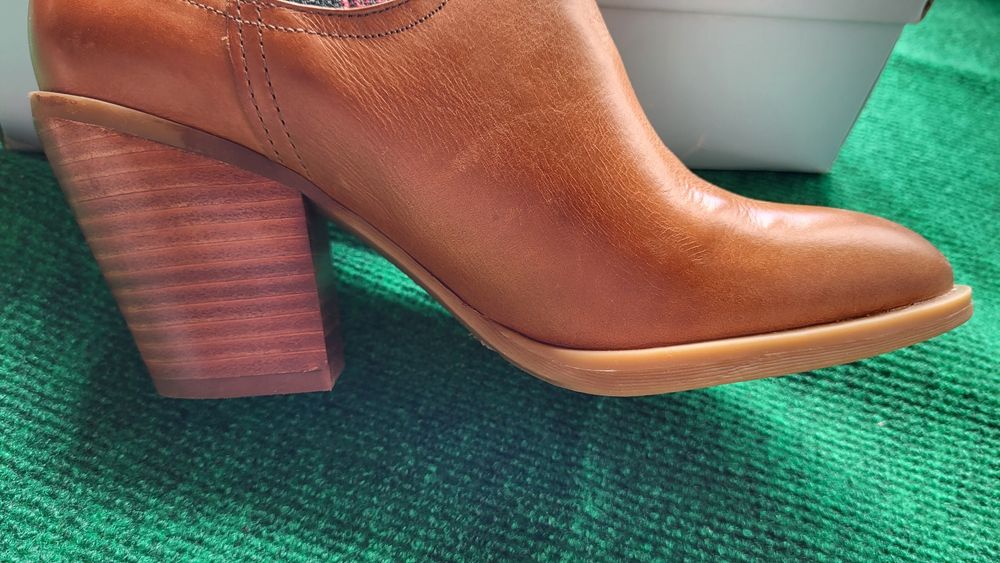 Botas senhora da marca Jessica Simpsonnovas 36