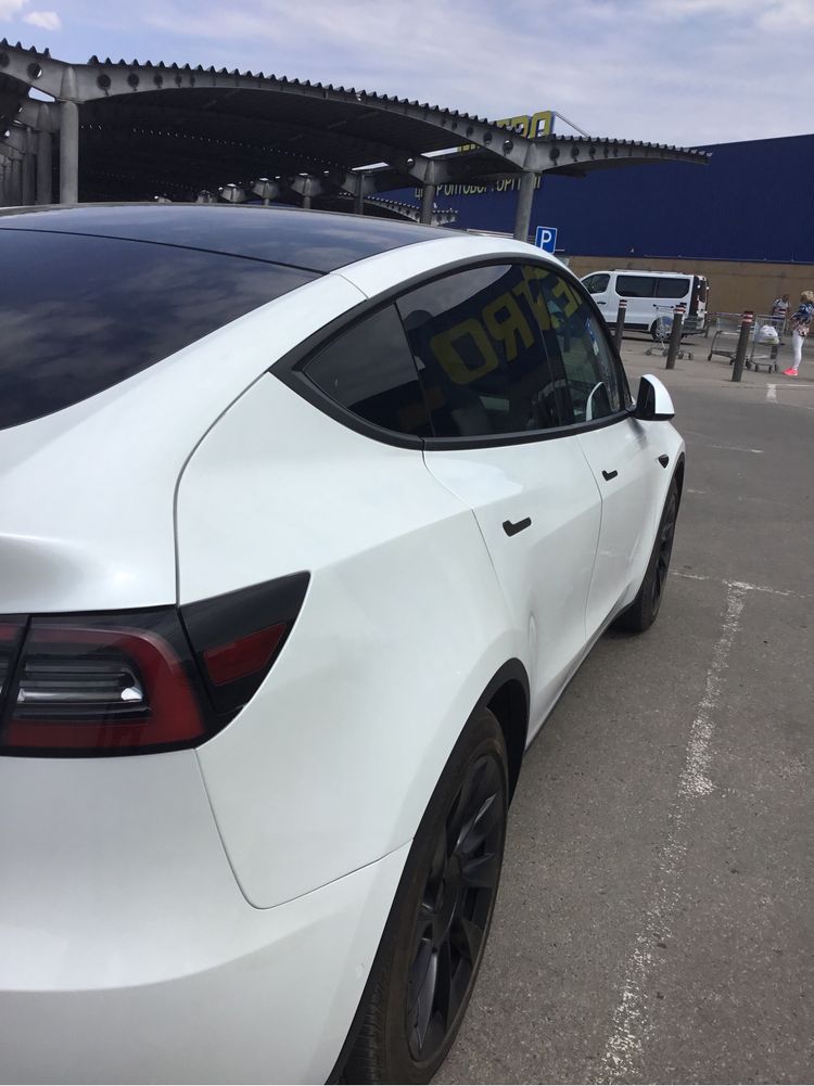 Tesla Model Y Long Rang 75 kwt Dual Motor (351 л.с) AWD Base