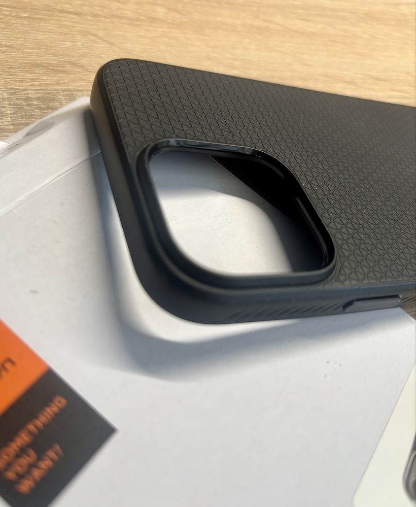 Чохол Spigen для Iphone 13 і 13pro max
