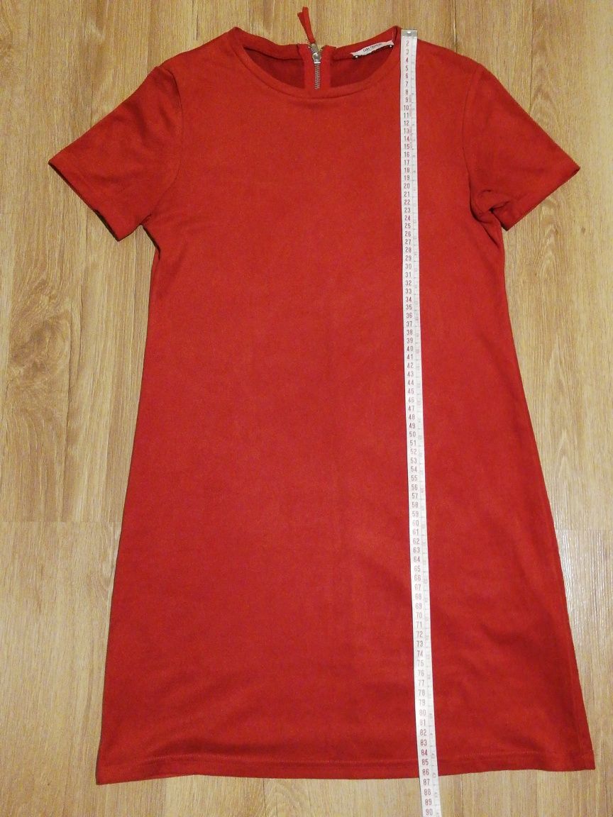 Czerwona sukienka zamszowa Zara rozm. S/36