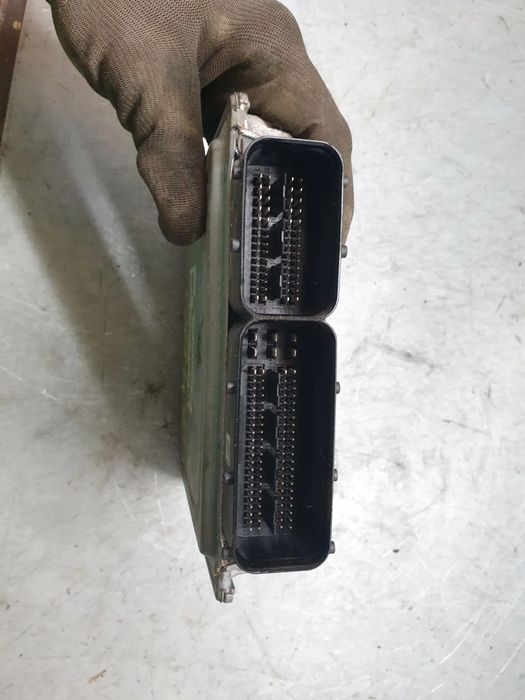 Centralina motor / ECU VOLKSWAGEN Golf VI (5K1)