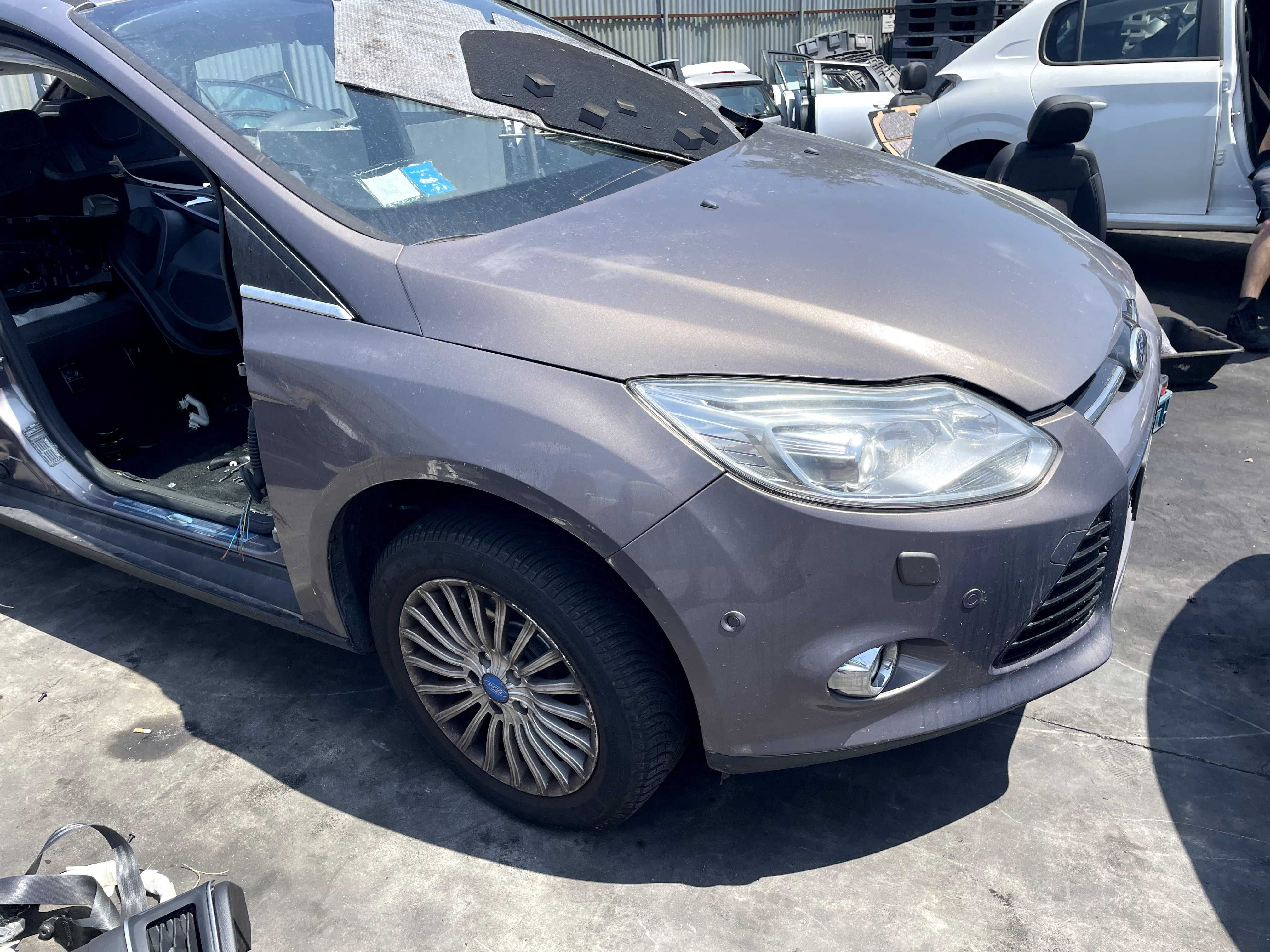 Ford Focus MK3 VB KPL przód maska zderzak błotniki lampy xenon eur pas