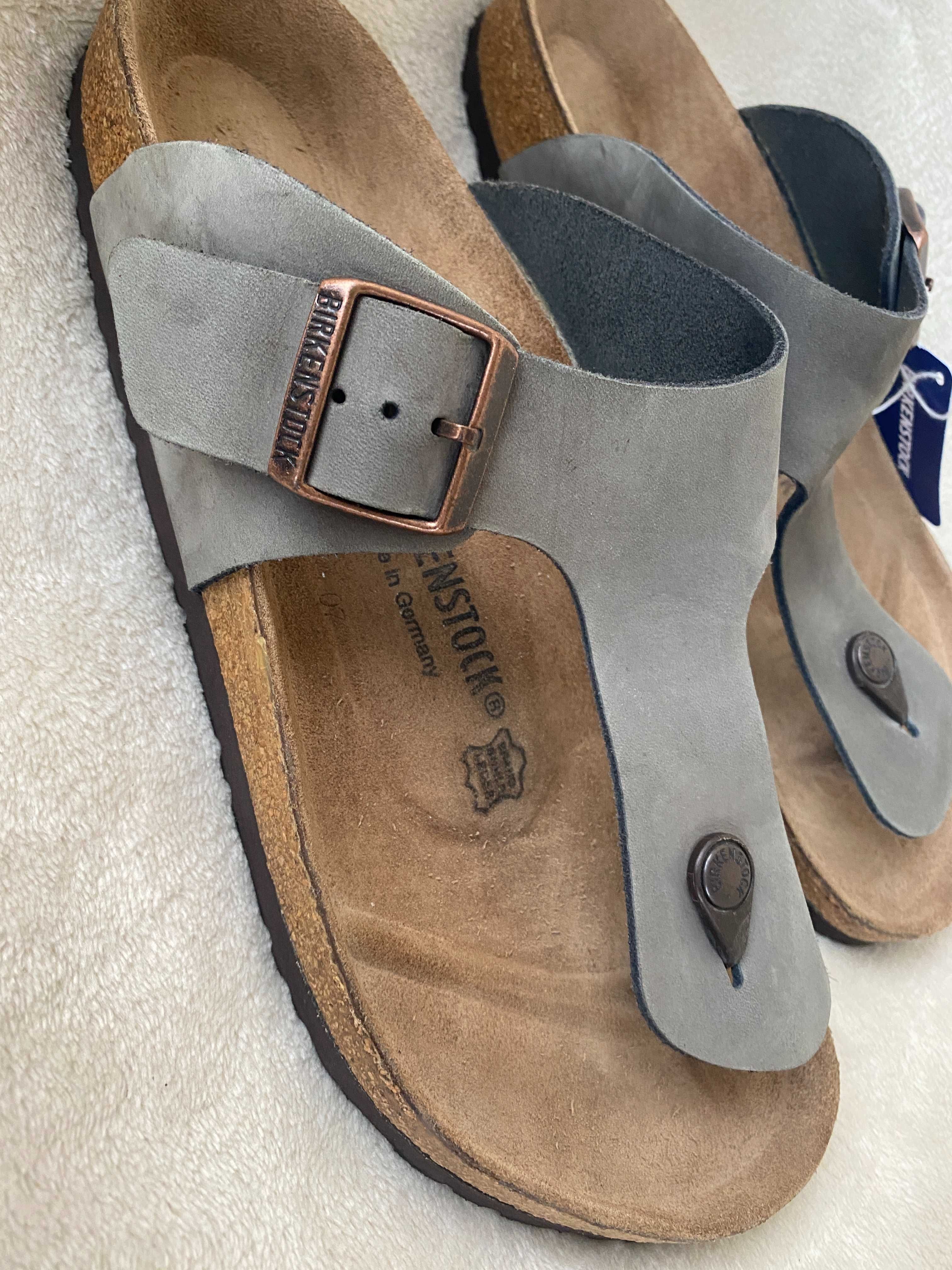 шкіряні ортопедичні шльопанці
Birkenstock Gizeh Leather ,
розм 43