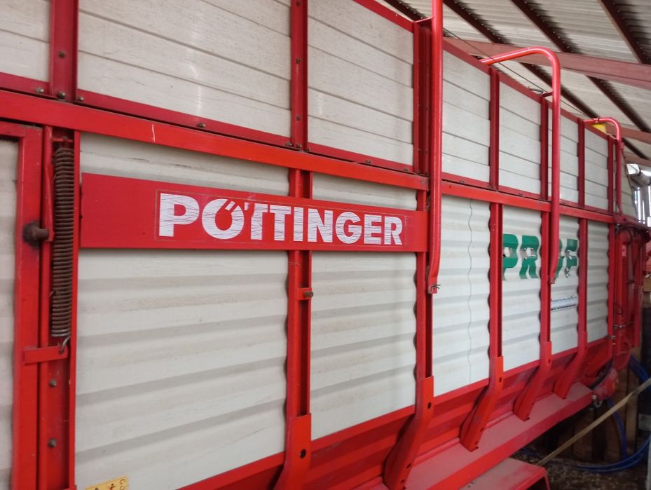 Przyczepa samozbierająca