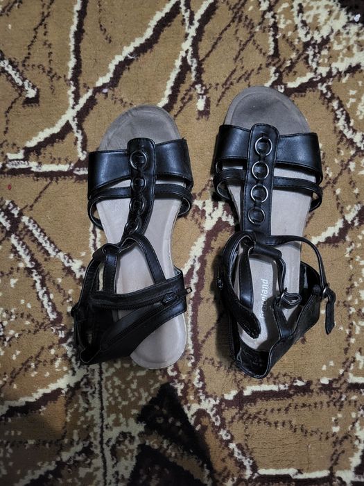 Сандалі жіночі, 37 розмір. Безкоштовно.