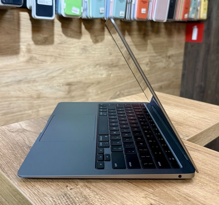 Ноутбук MacBook Air 13 M1 (2020) 8/256Gb Space Gray Магазин Гарантія