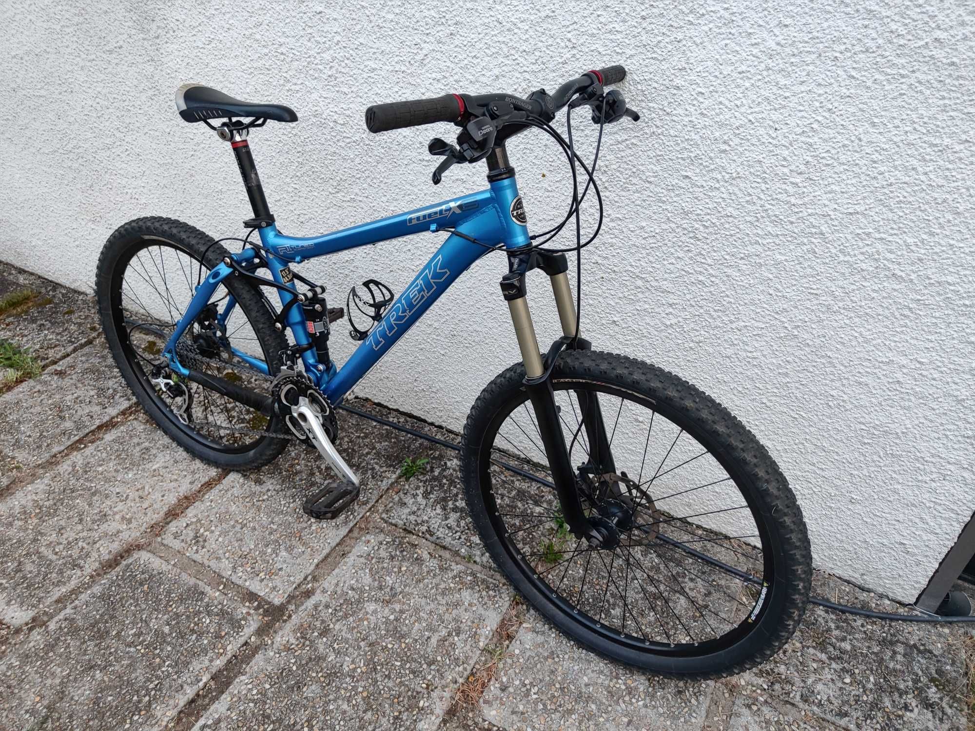 Bicicleta de suspensão total Trek top fuel ex